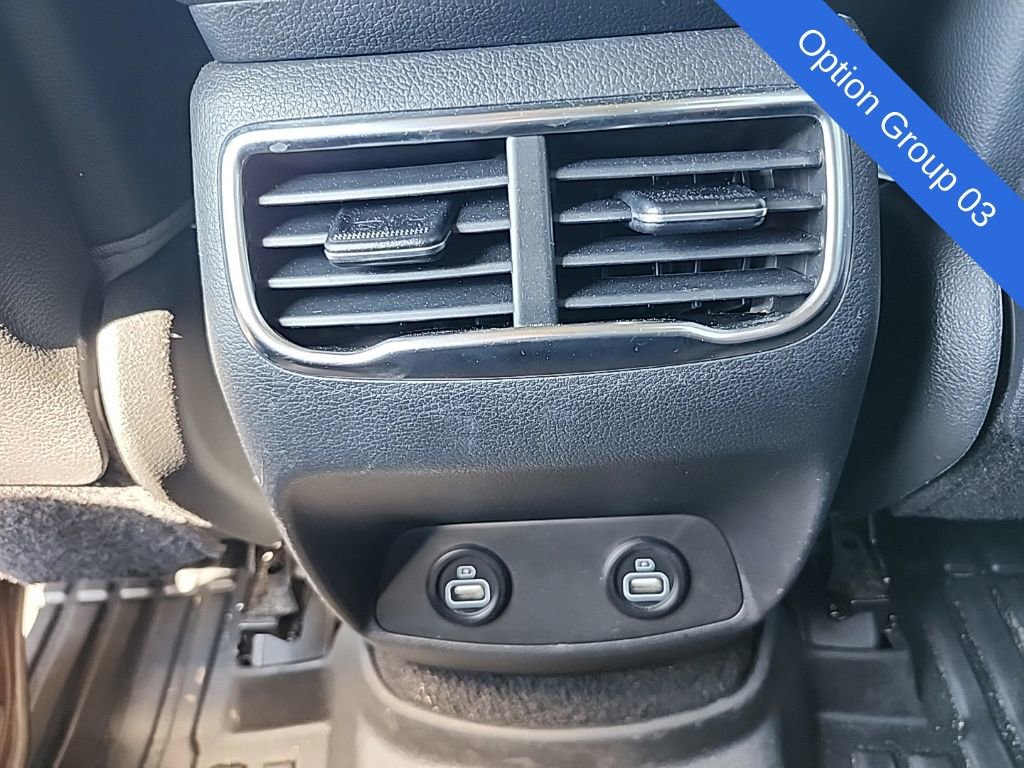 Used 2022 Hyundai Santa Fe SEL w/ Convenience + Premium Package FWD image 4
