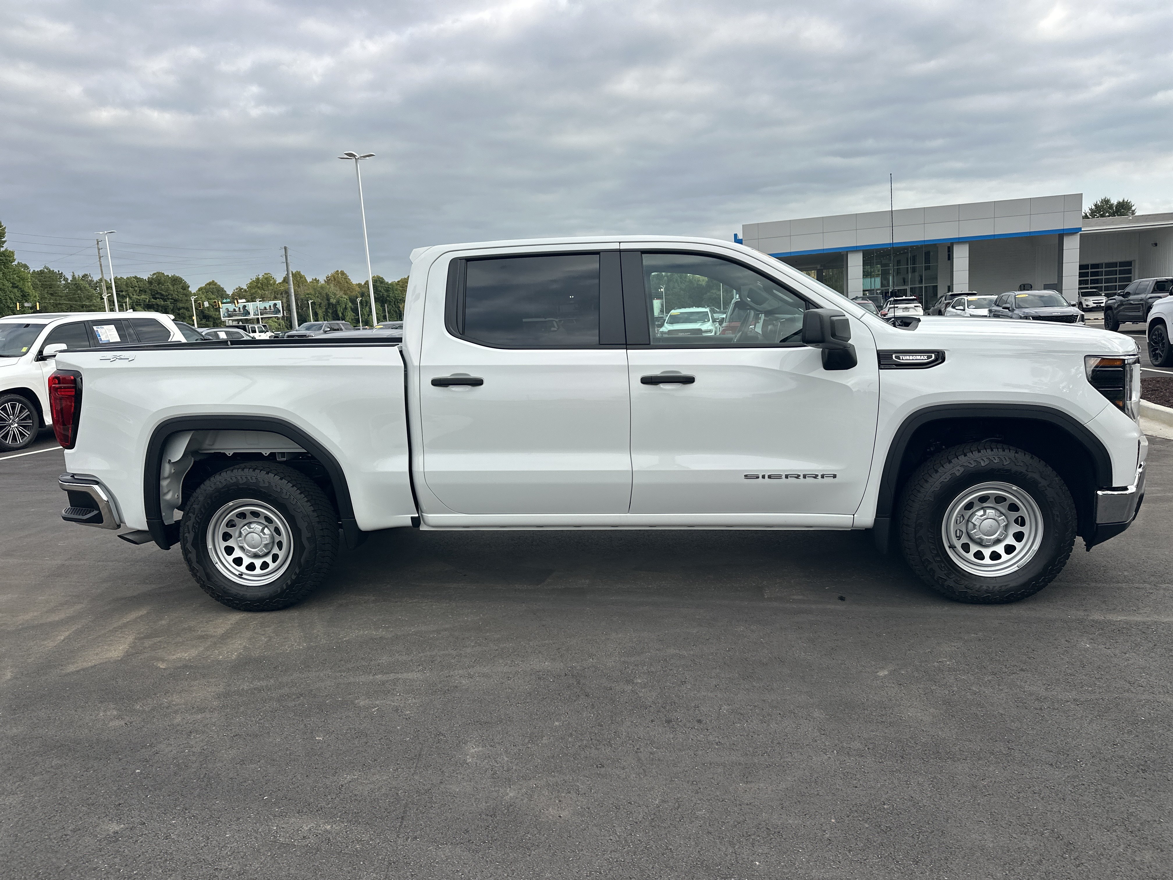 Used 2026 GMC Sierra 1500 Pro w/ Pro Value Package AWD/4WD image 9