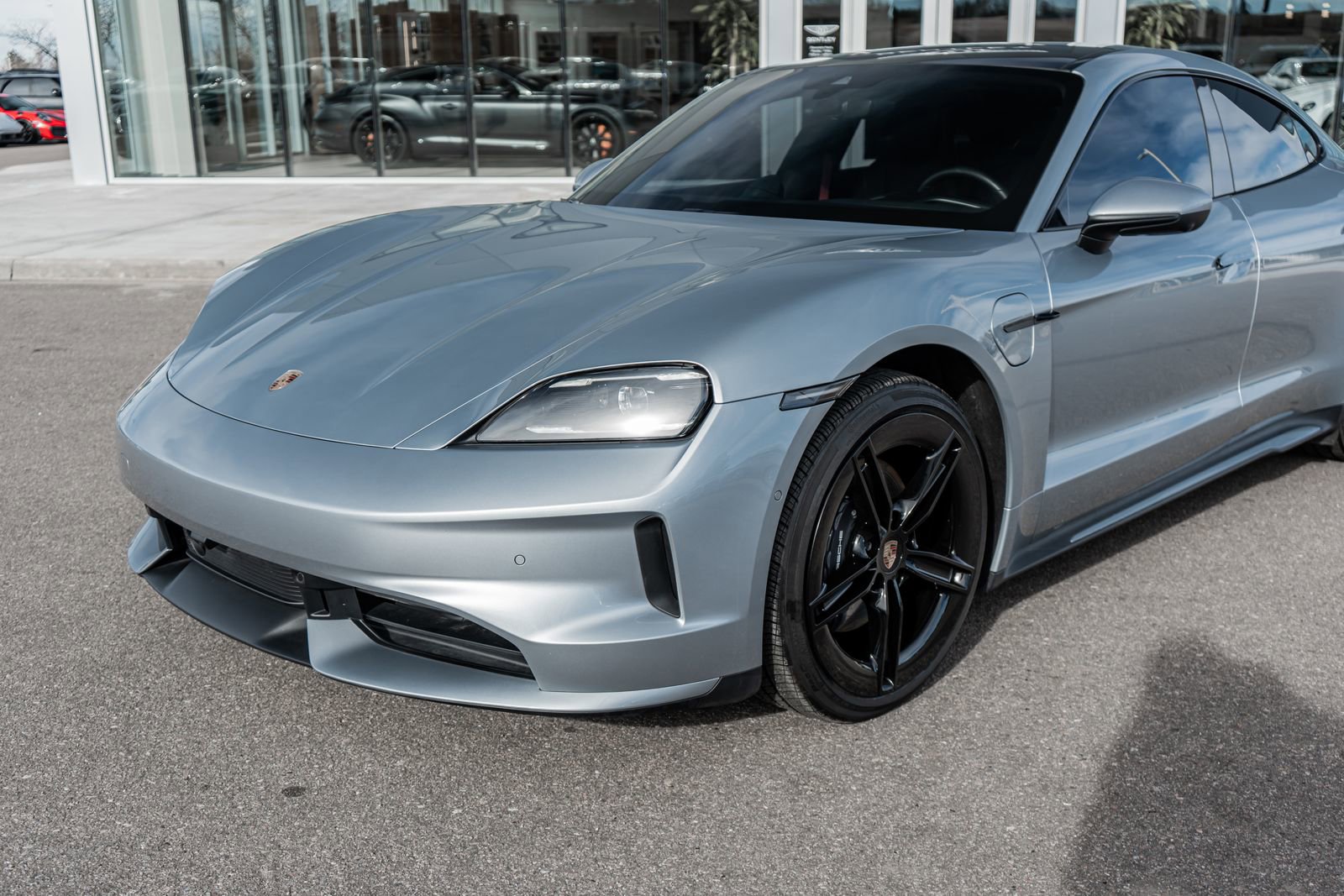 Used 2025 Porsche Taycan image 20