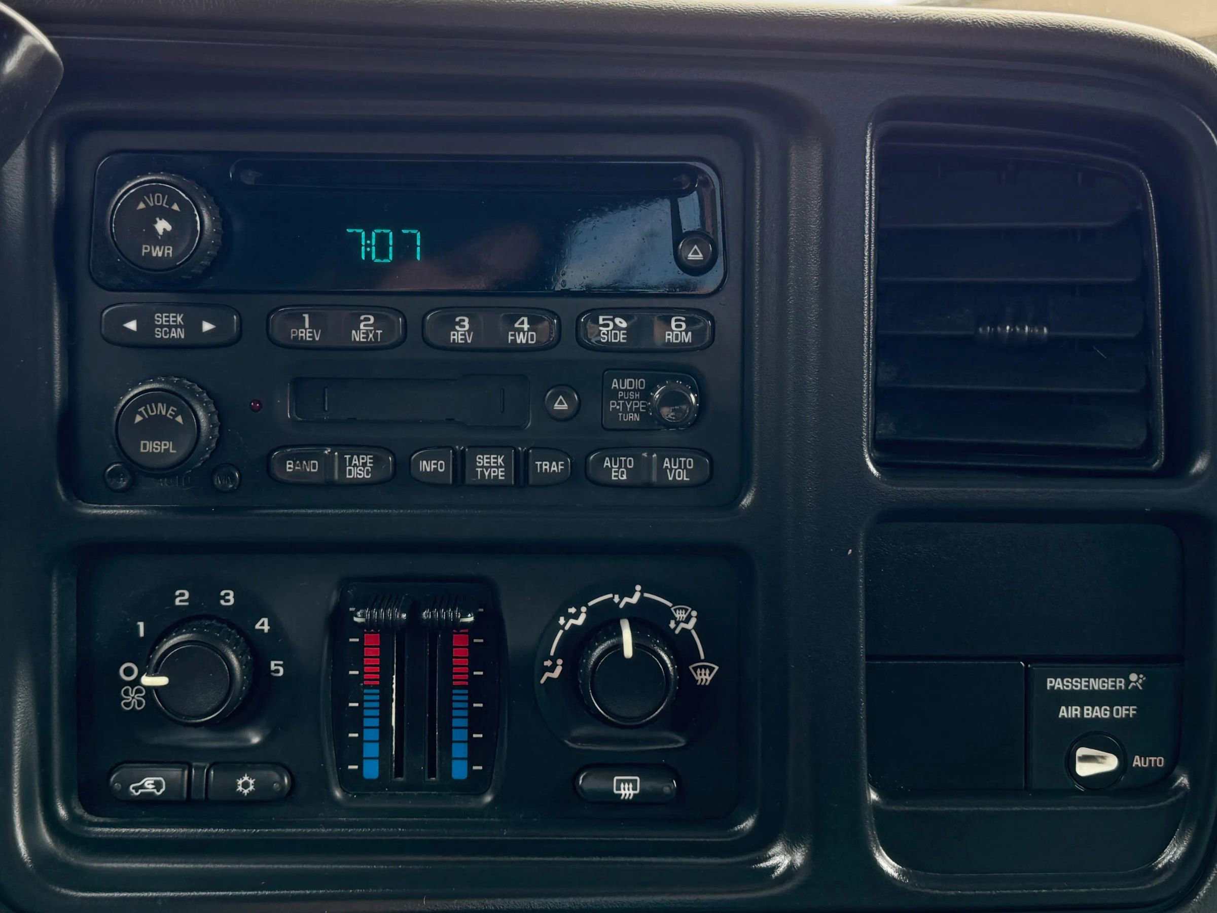 Used 2004 Chevrolet Silverado 1500 4x4 Extended Cab w/ Light Duty Power Package image 20