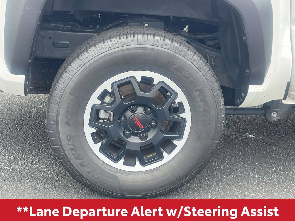 Used 2024 Toyota Tacoma TRD Off-Road AWD/4WD image 9