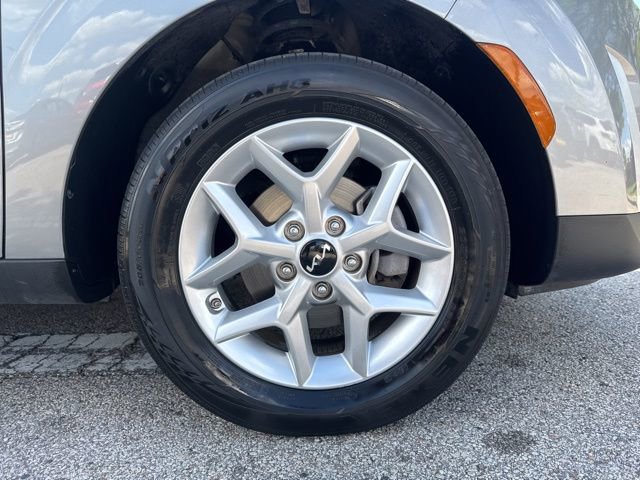 Used 2025 Kia Soul LX w/ LX Technology Package FWD image 9