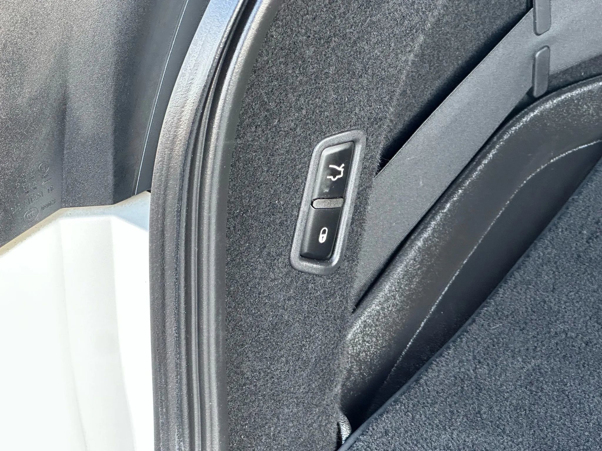 Used 2017 Maserati Levante w/ Sport Package image 20