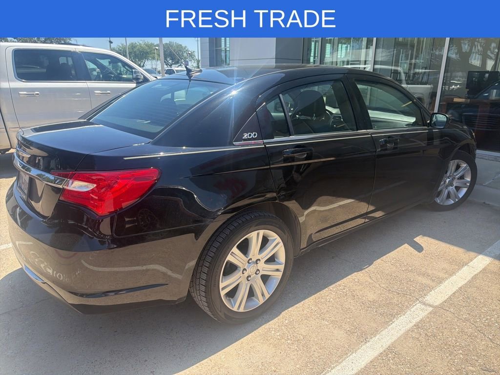 Used 2013 Chrysler 200 Touring FWD image 8