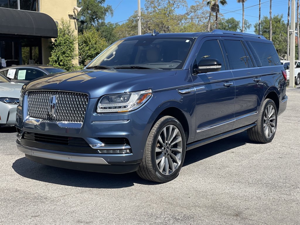 Used 2018 Lincoln Navigator L Select w/ Technology Package RWD image 19