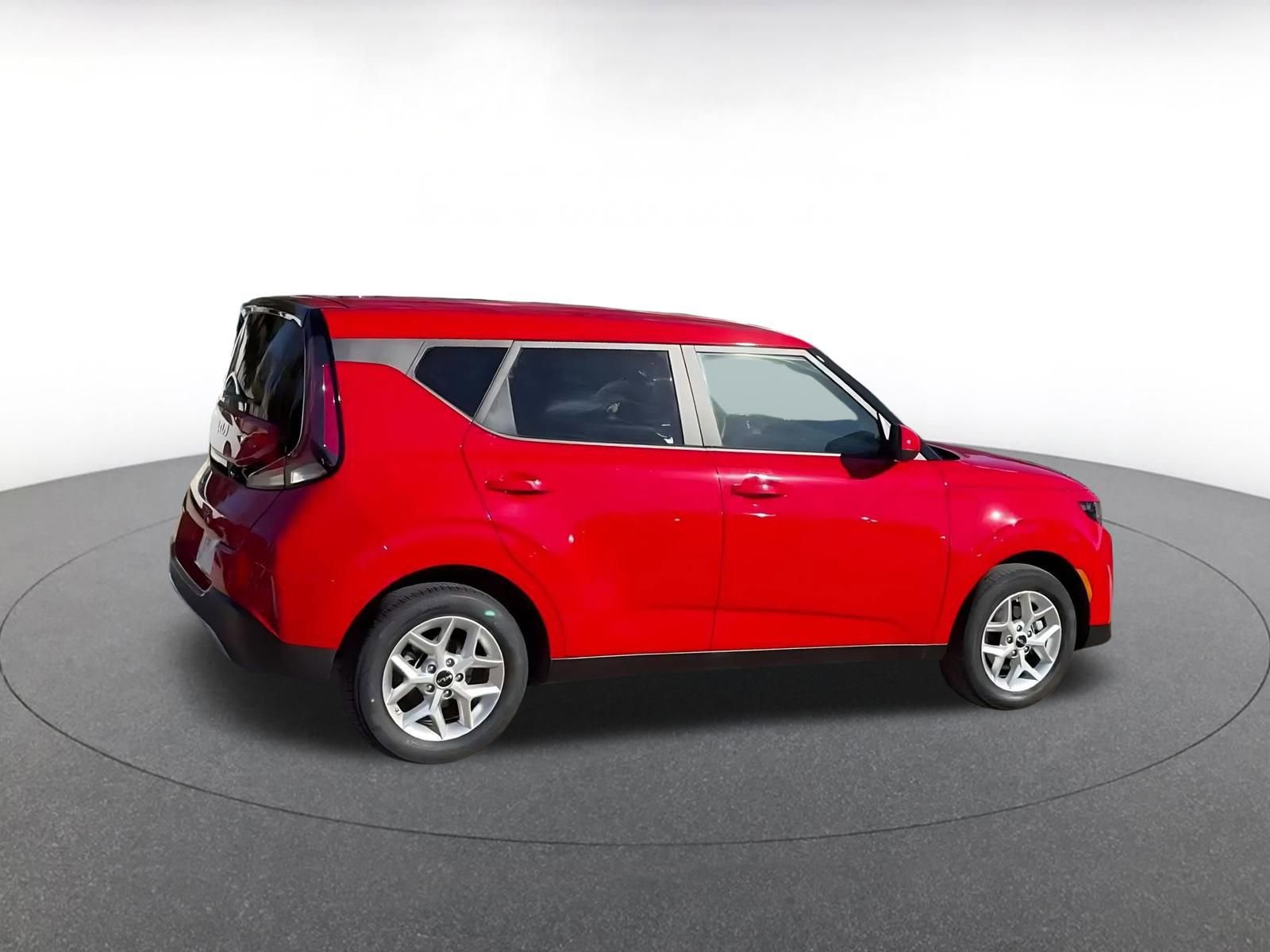 Used 2025 Kia Soul LX w/ LX Technology Package image 14