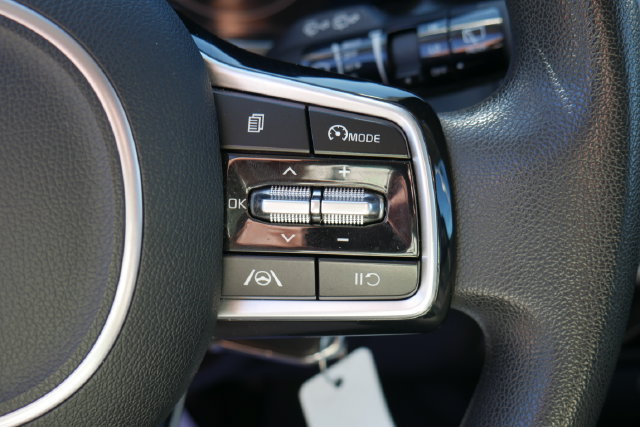Used 2021 Kia Sorento LX FWD image 16