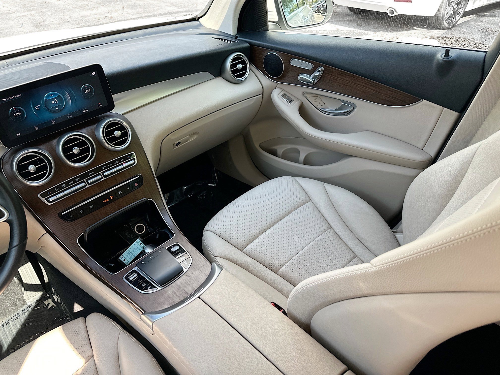 Used 2021 Mercedes-Benz GLC 300 image 22