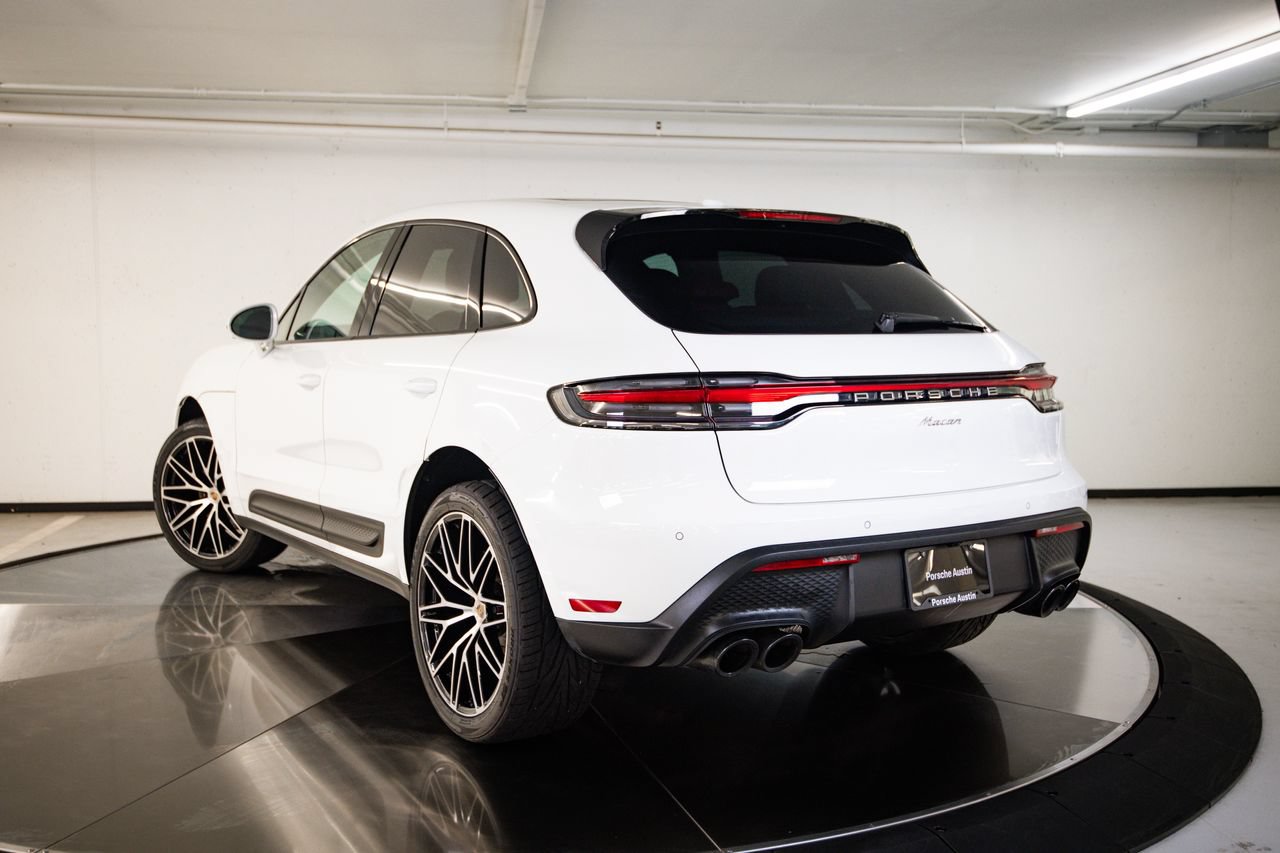 Certified 2023 Porsche Macan AWD/4WD image 3