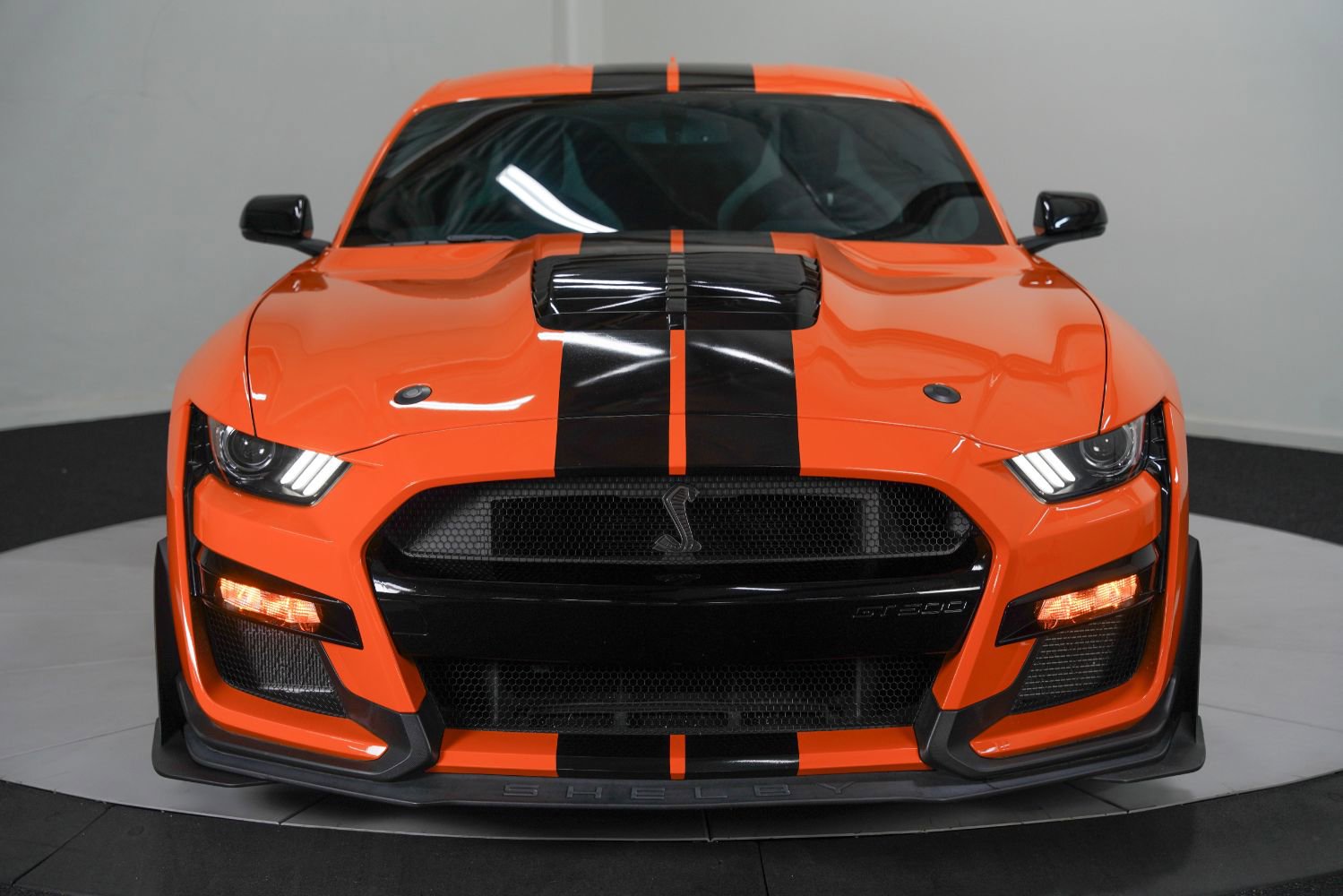 Used 2020 Ford Mustang Shelby GT500 w/ Carbon Fiber Track Pack image 11