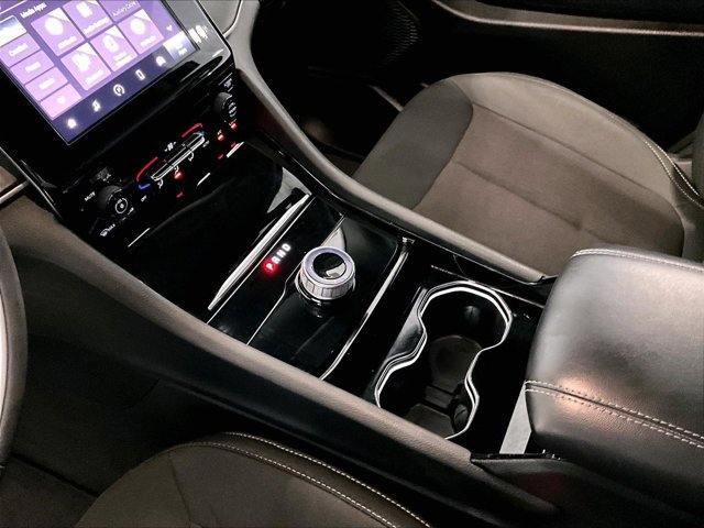 Used 2023 Jeep Grand Cherokee Laredo RWD image 15