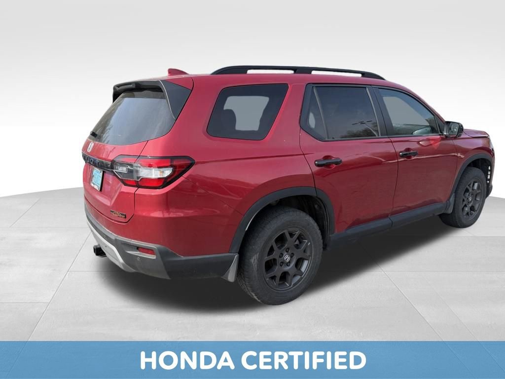 Certified 2025 Honda Pilot TrailSport image 4