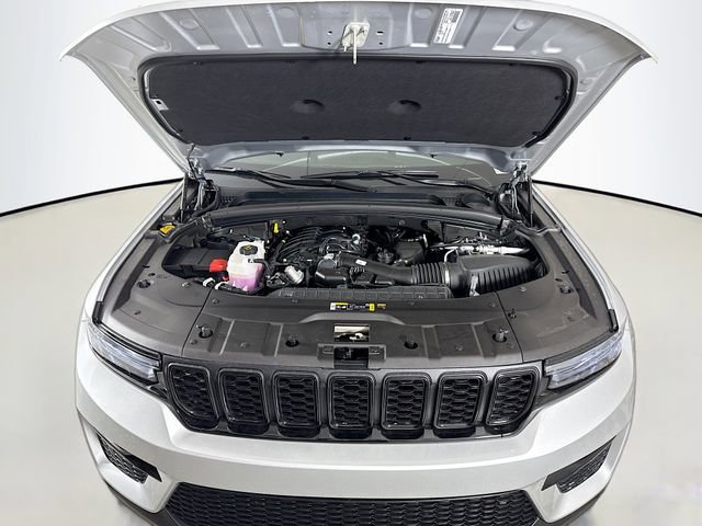 New 2025 Jeep Grand Cherokee Limited w/ Black Appearance Package image 28