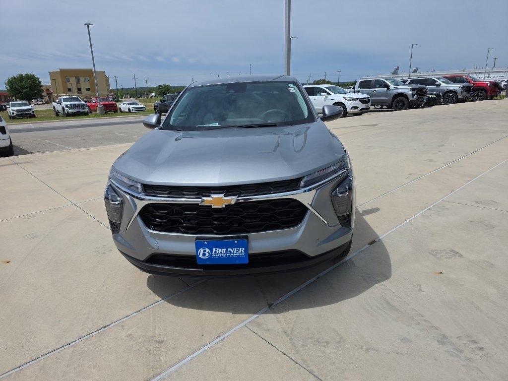 Certified 2025 Chevrolet Trax LS w/ LS Convenience Package image 2