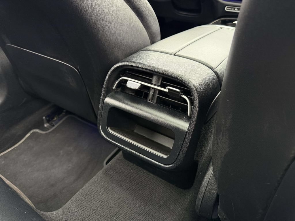 Used 2025 Mercedes-Benz E 350 4MATIC Sedan image 18