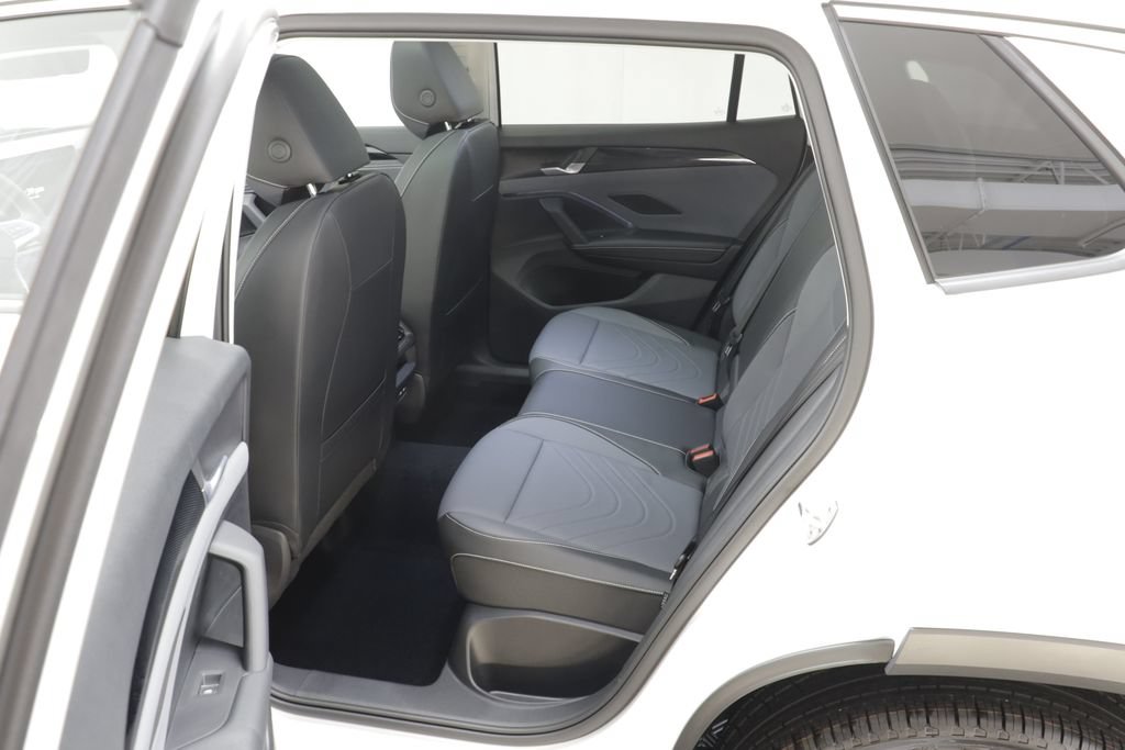 New 2026 Volkswagen Tiguan SE AWD/4WD image 15