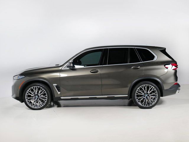 Used 2024 BMW X5 xDrive40i w/ Premium Package AWD/4WD image 2
