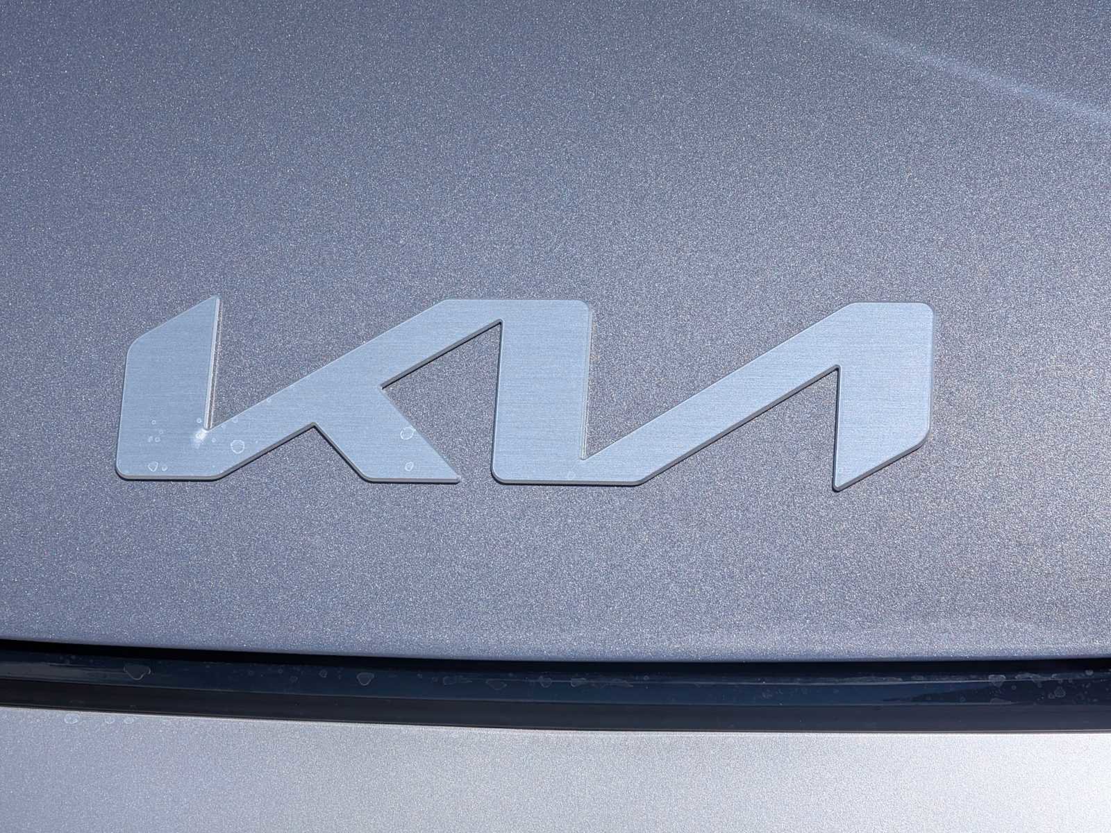 Used 2025 Kia Sportage EX image 11
