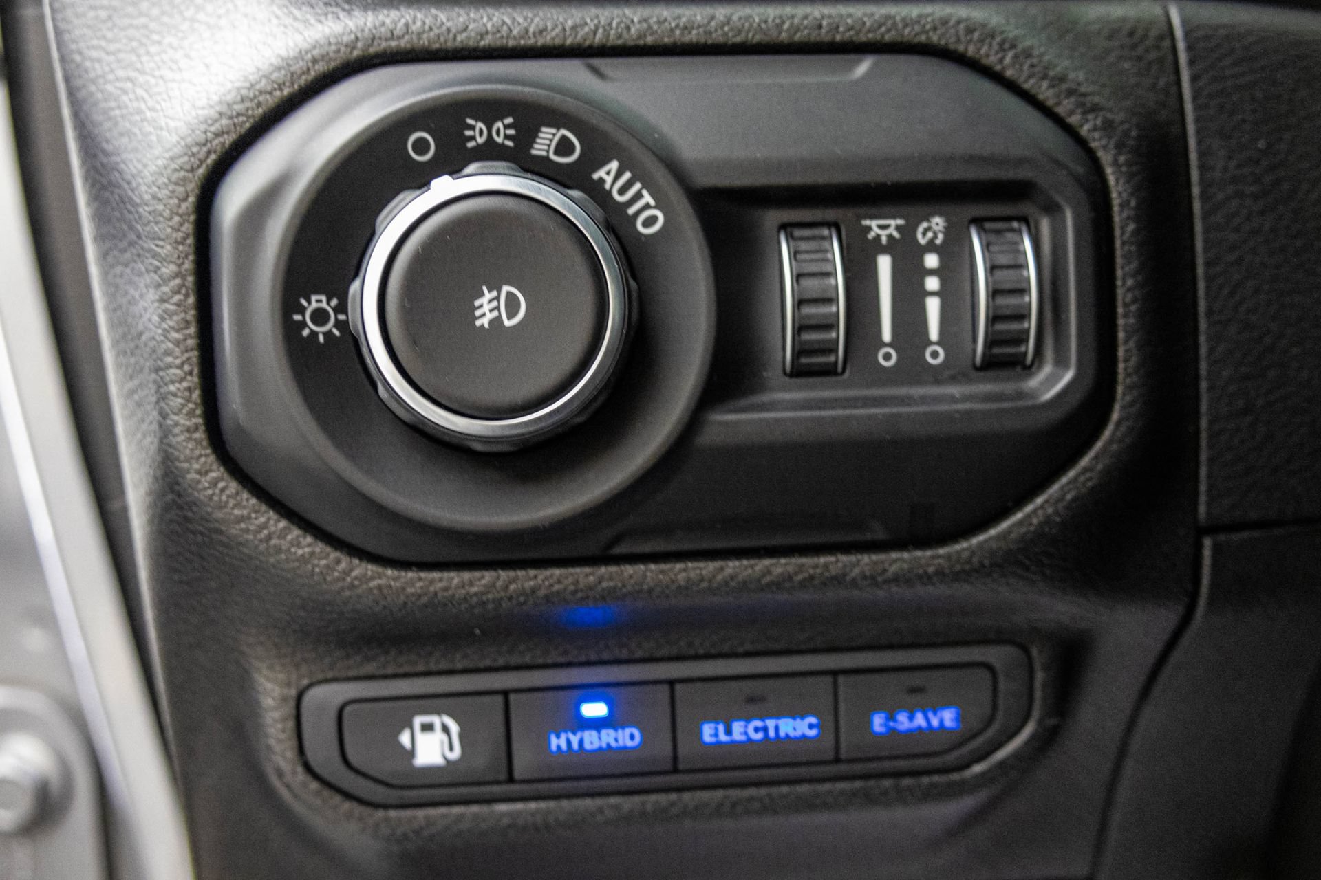 Used 2021 Jeep Wrangler Unlimited Sahara AWD/4WD image 36