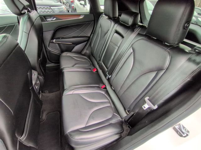 Used 2019 Lincoln MKC Reserve image 18