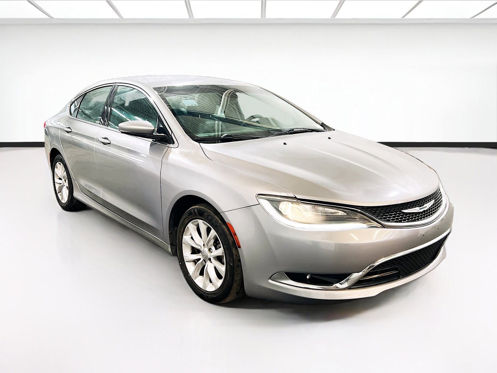 Used 2015 Chrysler 200 C image 3
