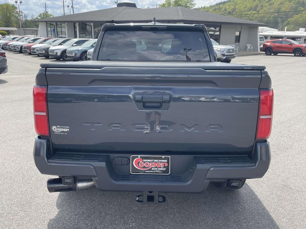 Used 2024 Toyota Tacoma TRD Sport image 3