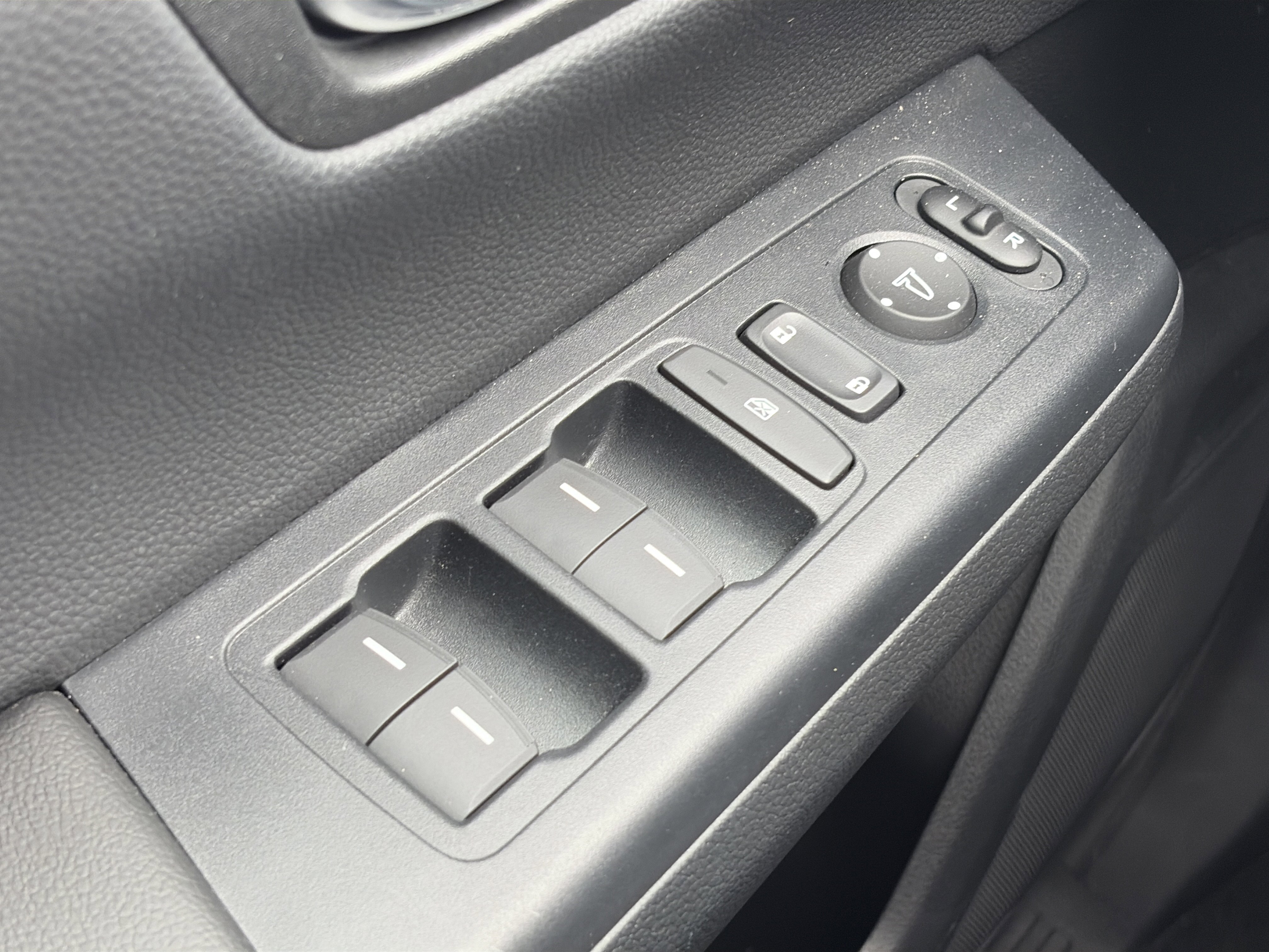 Certified 2025 Honda CR-V Sport-L image 30