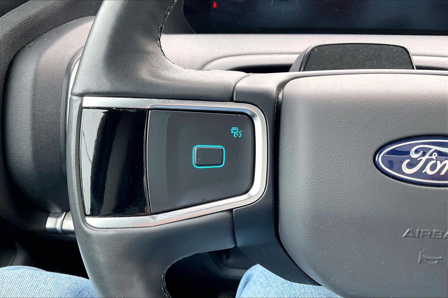 Certified 2025 Ford Expedition Active RWD image 17