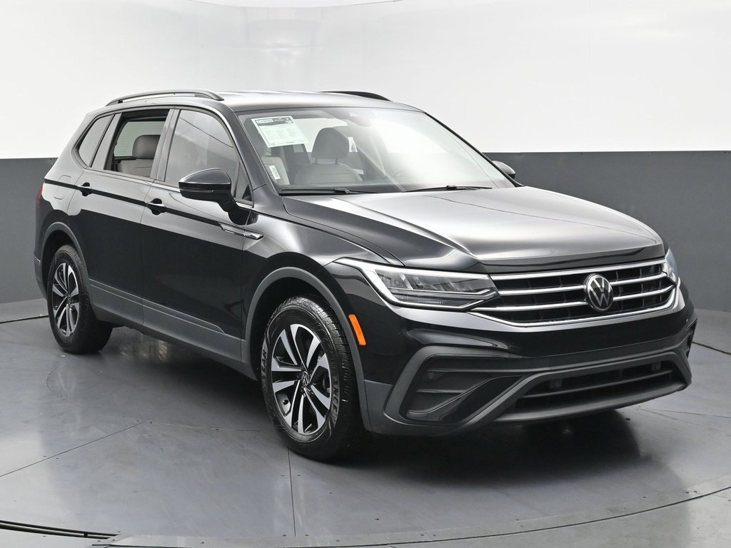Used 2024 Volkswagen Tiguan S image 3