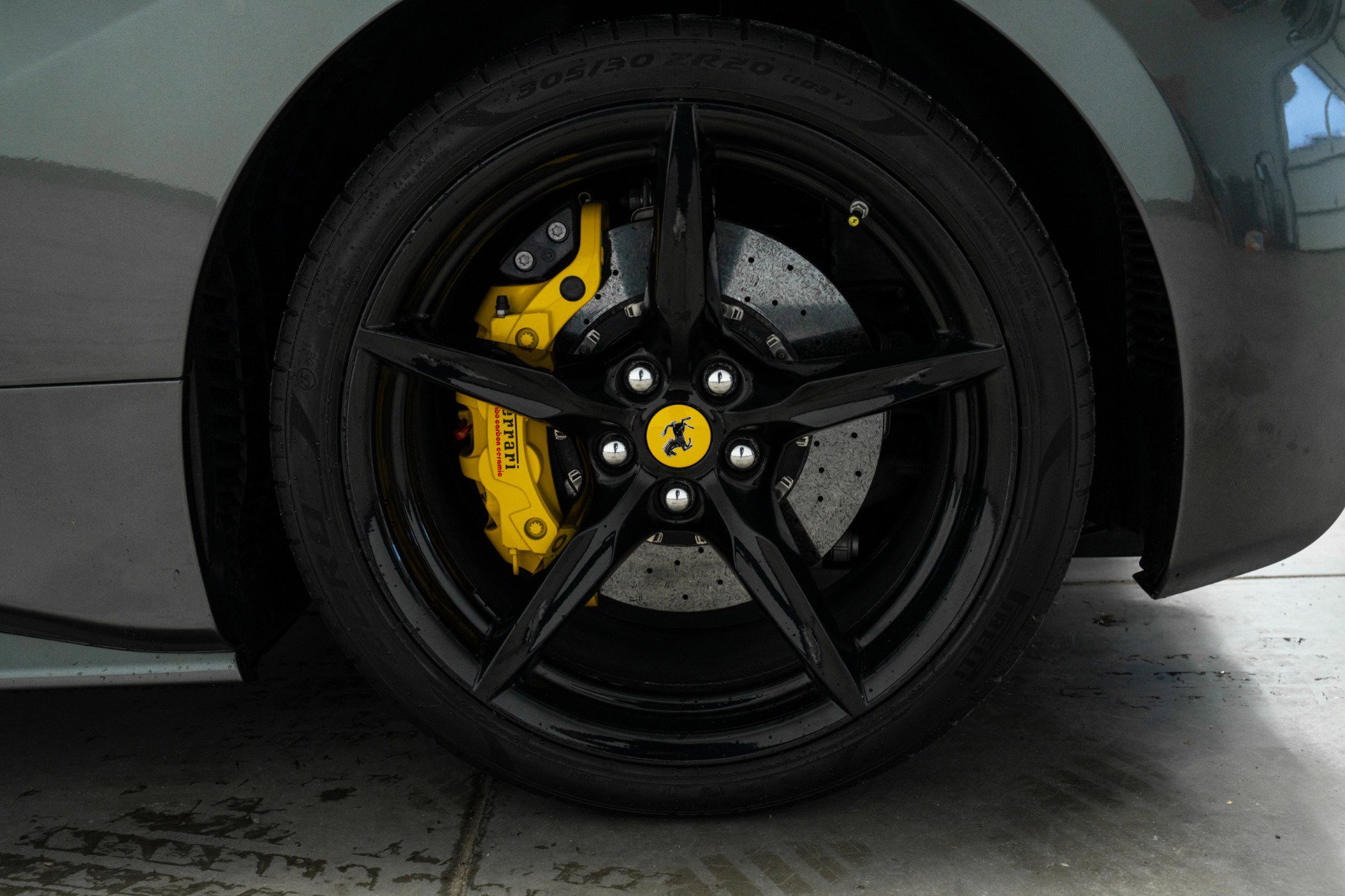 Used 2017 Ferrari 488 GTB RWD image 10