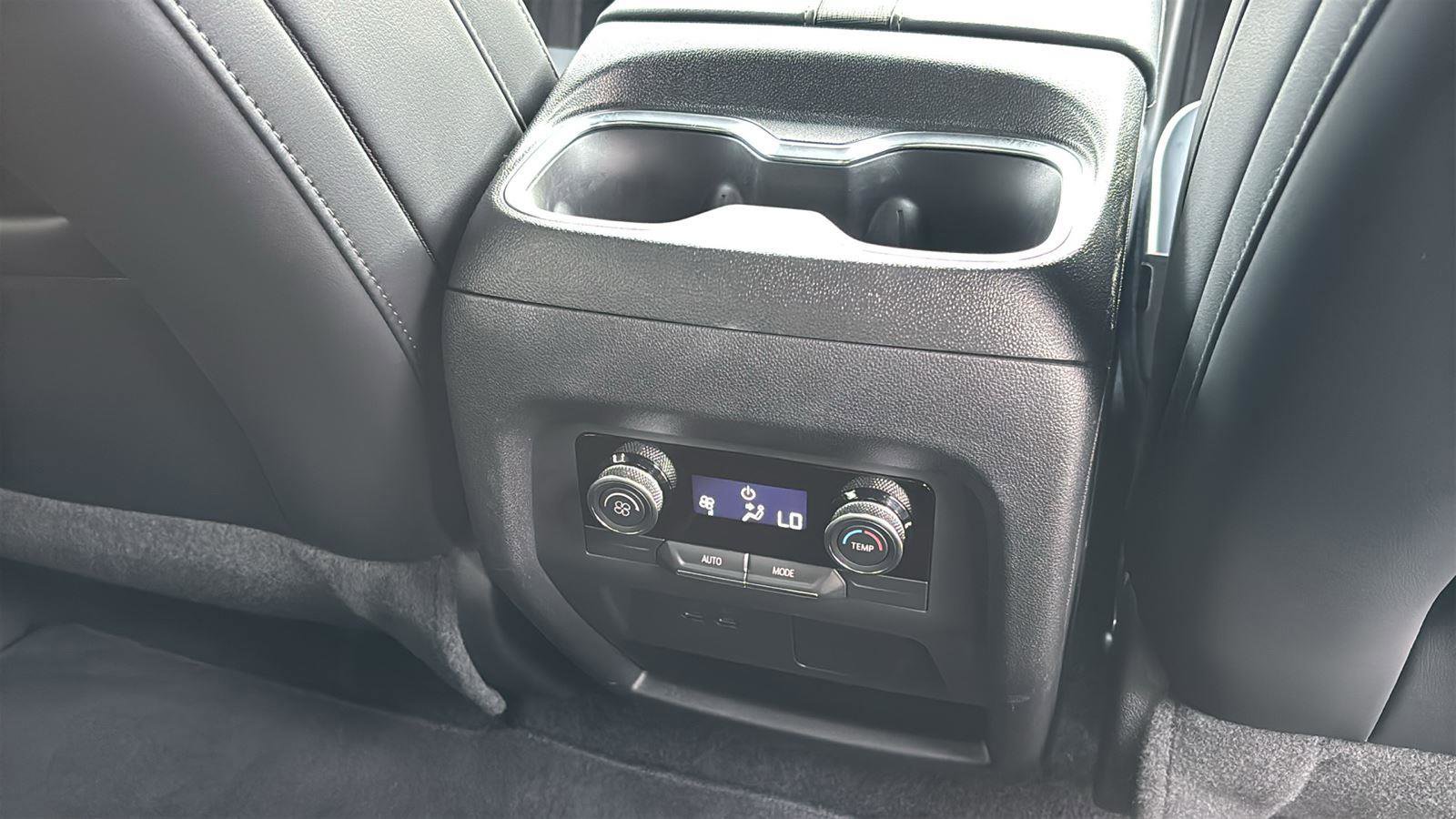 Certified 2025 Buick Enclave Preferred FWD image 24