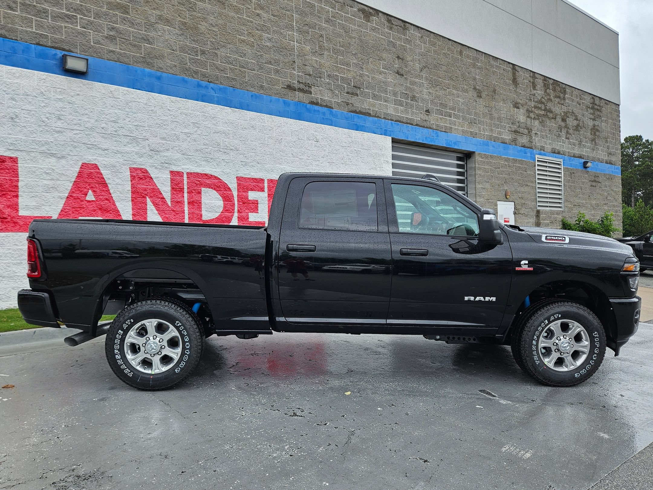 New 2026 RAM 2500 Big Horn AWD/4WD image 8