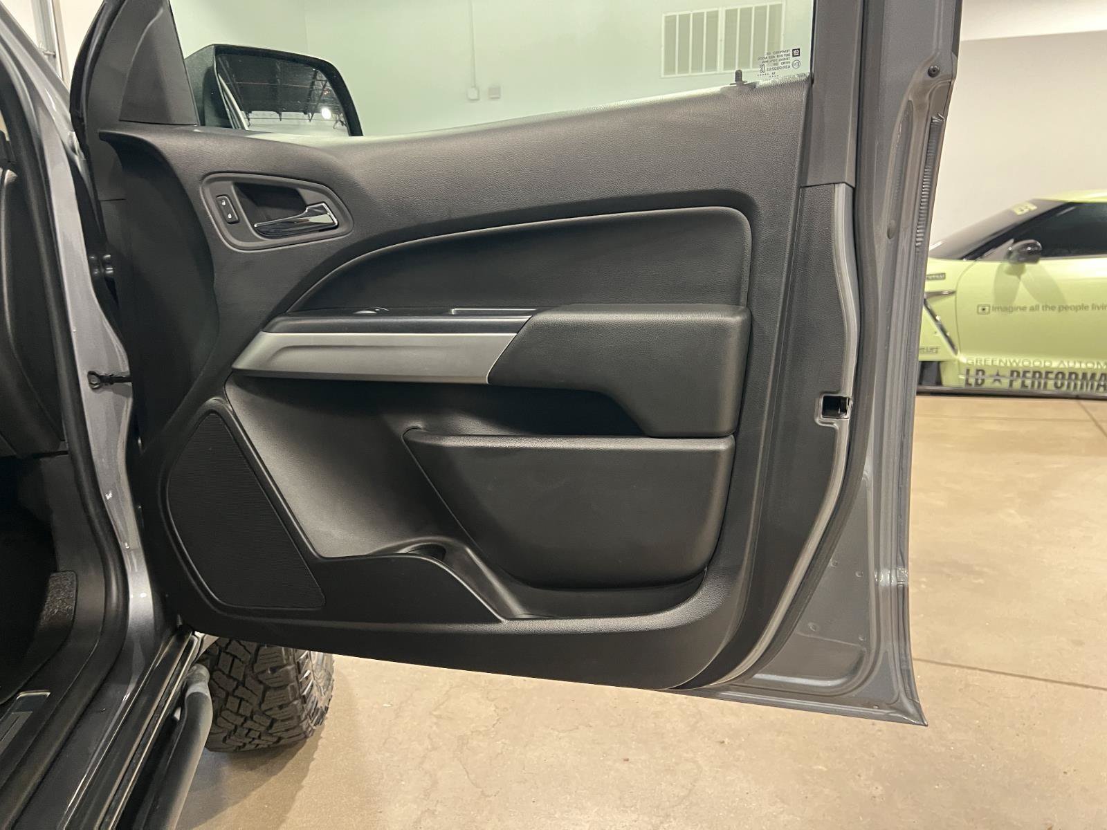 Used 2020 Chevrolet Colorado ZR2 AWD/4WD image 38
