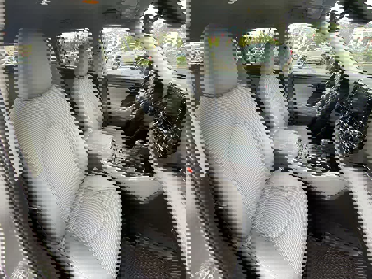 Used 2022 Toyota Highlander LE AWD/4WD image 24