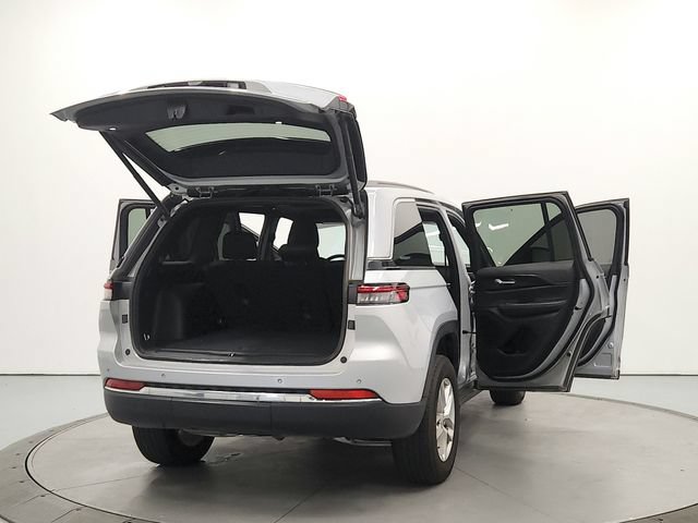 Used 2024 Jeep Grand Cherokee Laredo X w/ Luxury Tech Group I AWD/4WD image 14