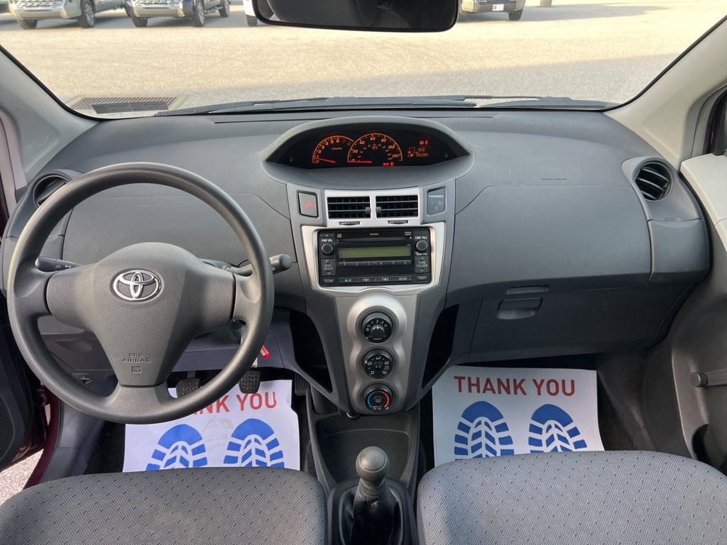 Used 2010 Toyota Yaris 2-Door Hatchback image 21