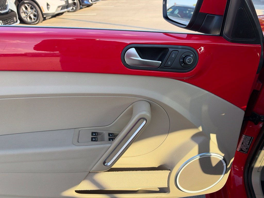 Used 2019 Volkswagen Beetle 2.0T S FWD image 12