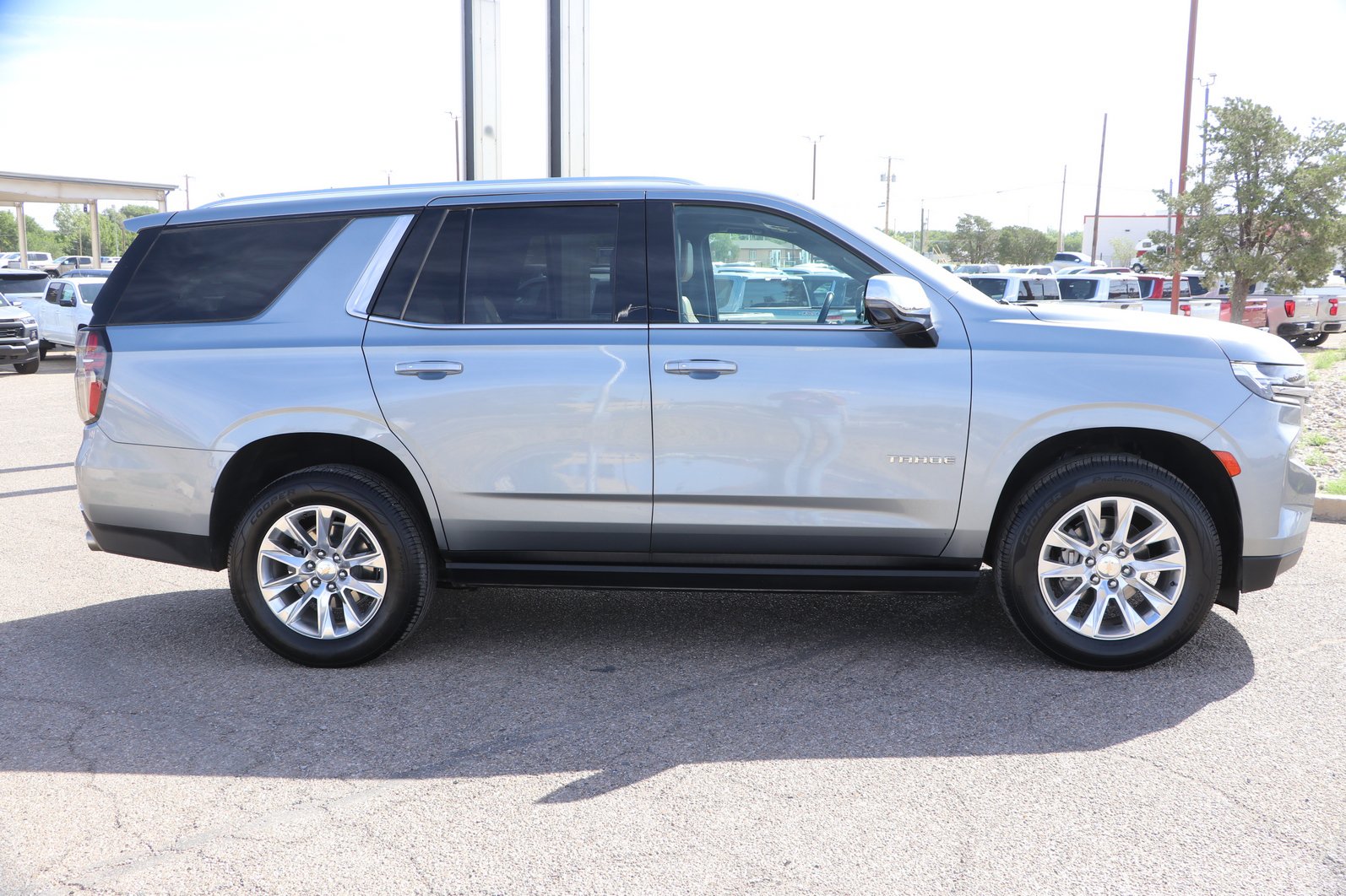 Used 2023 Chevrolet Tahoe Premier w/ Premium Package 2 AWD/4WD image 8