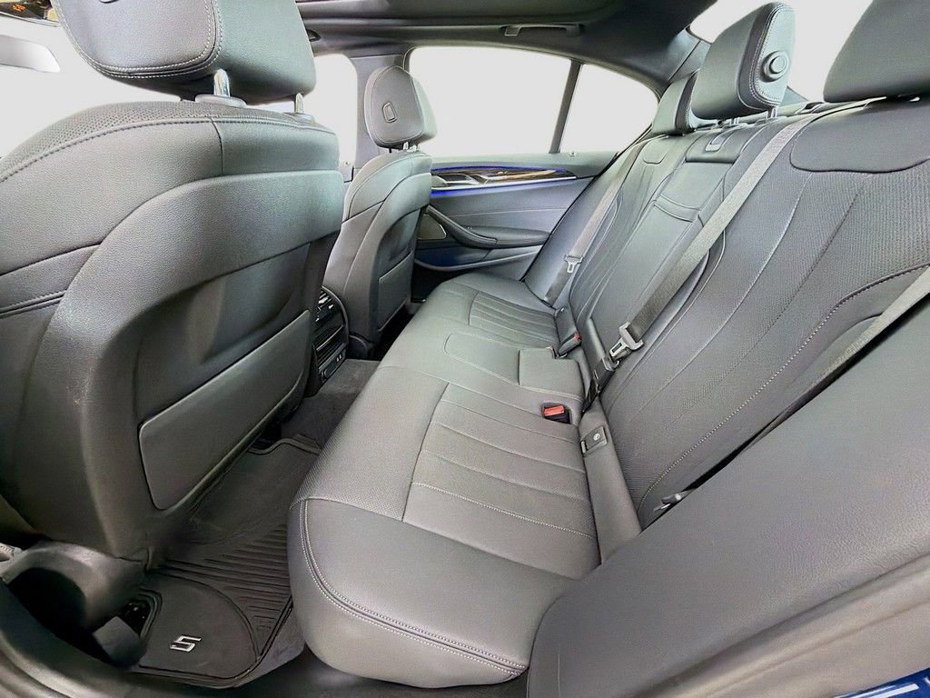 Used 2022 BMW 530i xDrive w/ Premium Package image 25