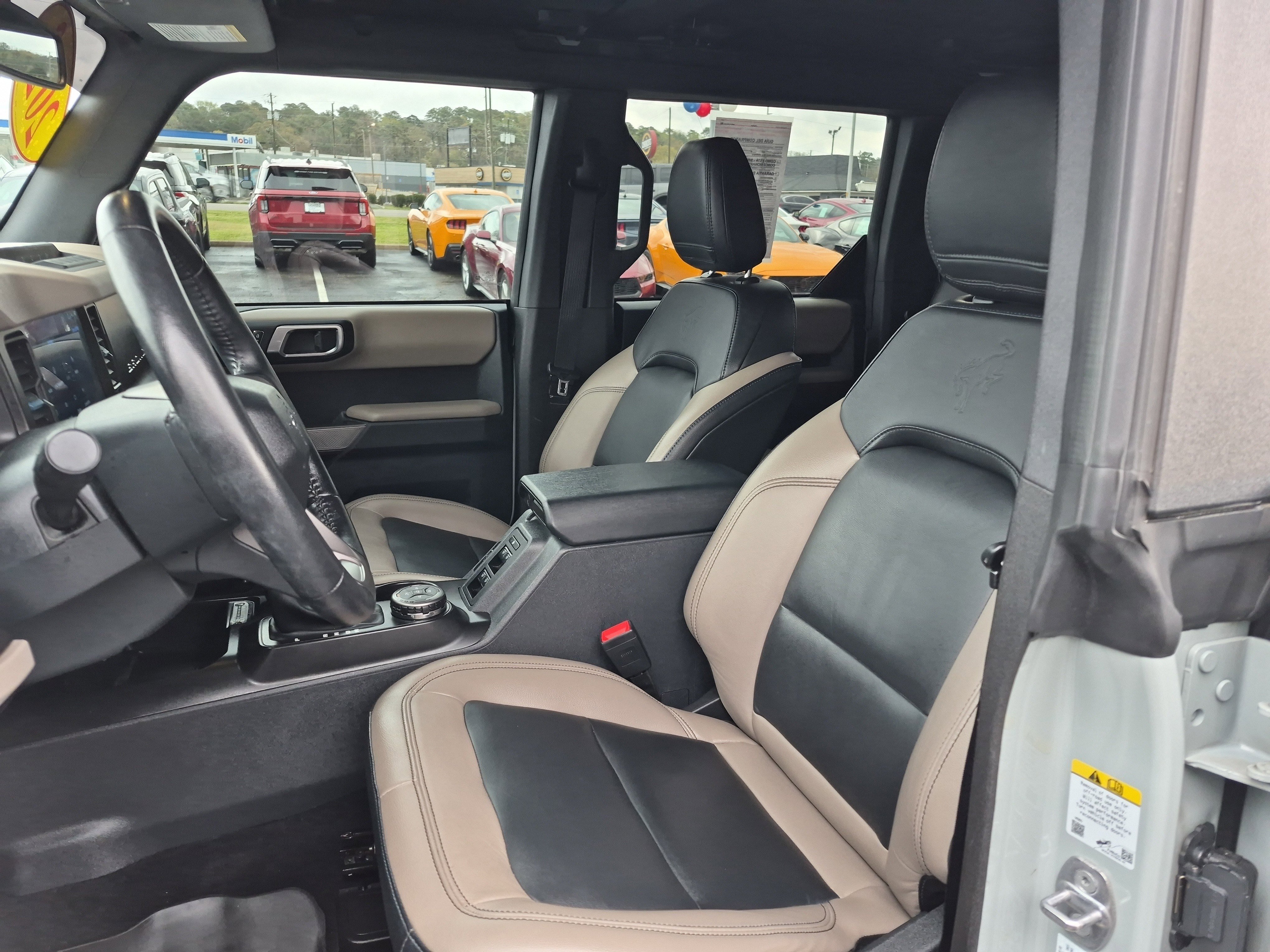 Used 2023 Ford Bronco Wildtrak image 12