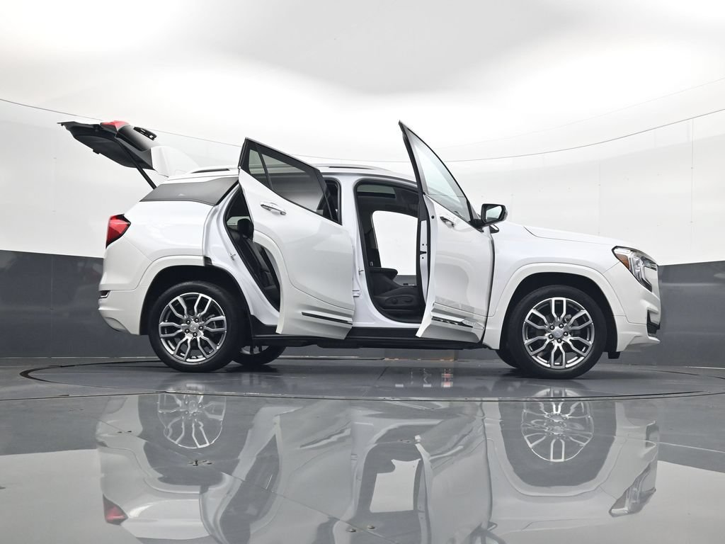 Used 2023 GMC Terrain Denali AWD/4WD image 34