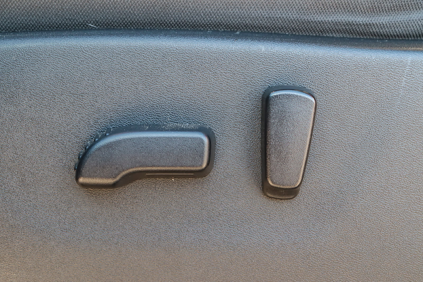 Used 2023 Nissan Frontier SV w/ SV Convenience Package image 19