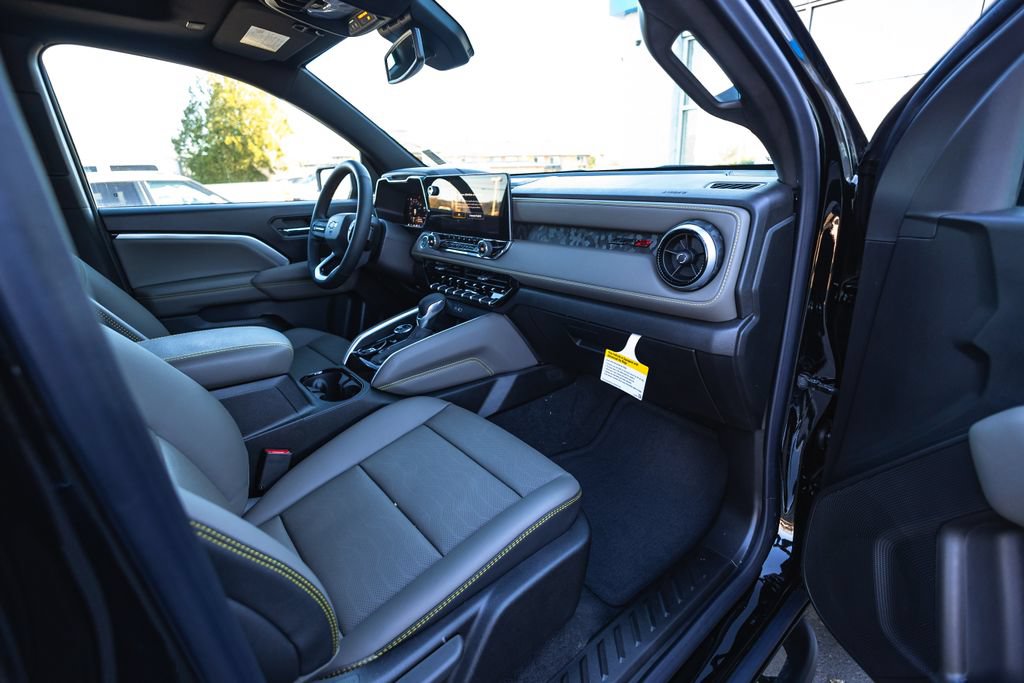 New 2026 Chevrolet Colorado ZR2 w/ Off-Road Front Bumper Package AWD/4WD image 32
