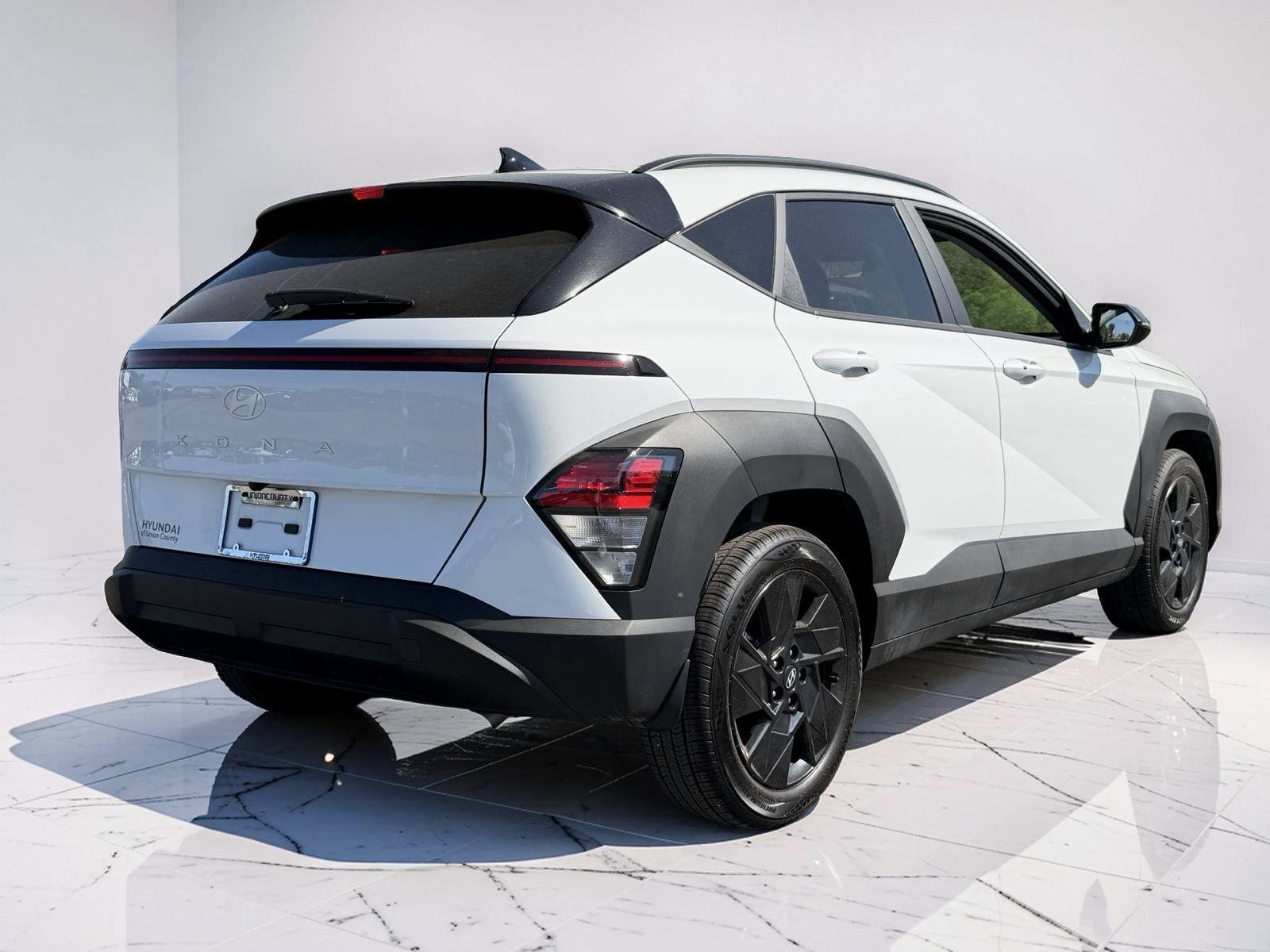 Used 2026 Hyundai Kona SEL Sport FWD image 2