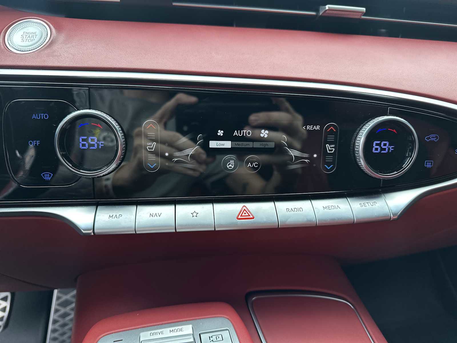 Used 2022 Genesis GV70 2.5T w/ Sport Prestige Package image 16