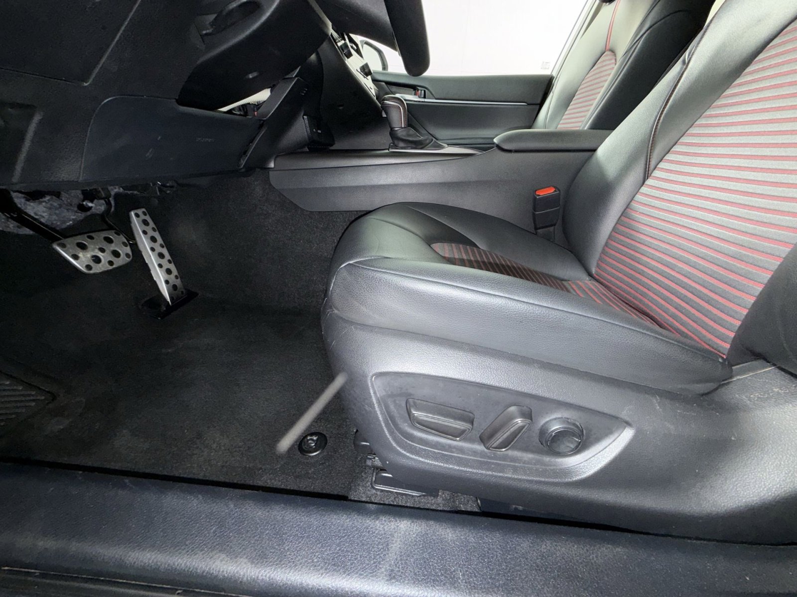 Used 2021 Toyota Camry TRD w/ TRD Package w/JBL Audio FWD image 11