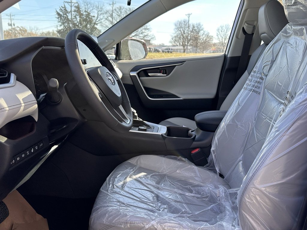 New 2025 Toyota RAV4 Limited image 8