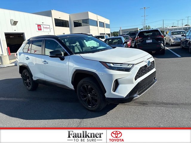 Used 2024 Toyota RAV4 XSE AWD/4WD image 2