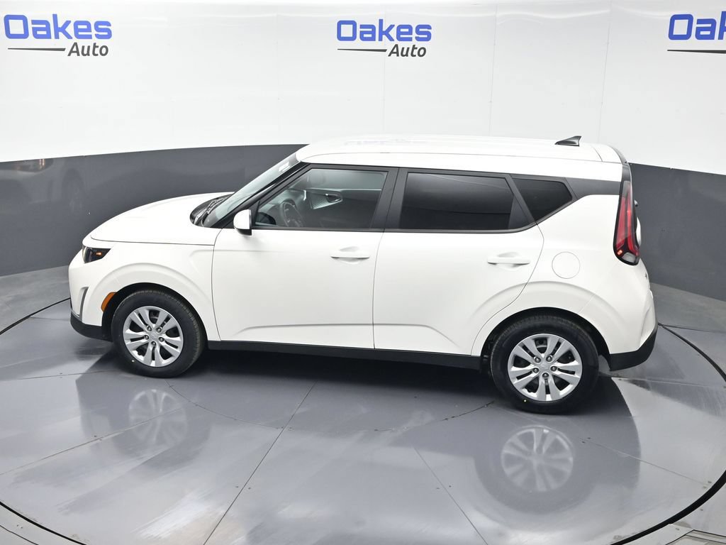 Used 2023 Kia Soul LX FWD image 44