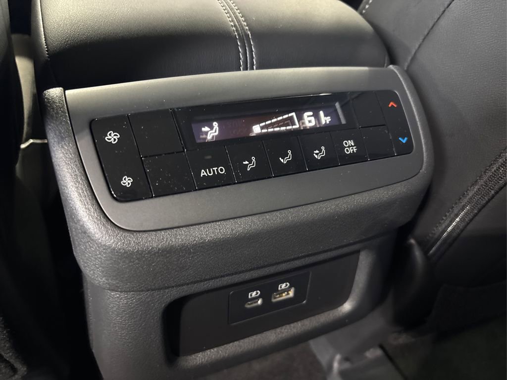 New 2025 Nissan Pathfinder SL image 37